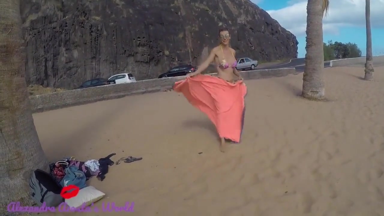 Pretty Trans Girl In Bikini Masturbates In The Car