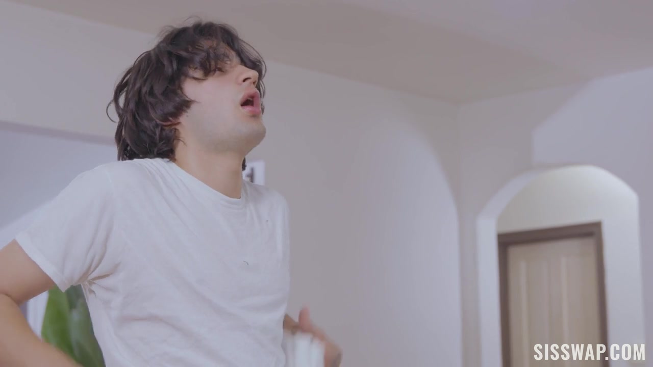 Harley King & Mina Luxx & Diego Perez & Elias Cash in Cum and Cosplay! - SisSwap