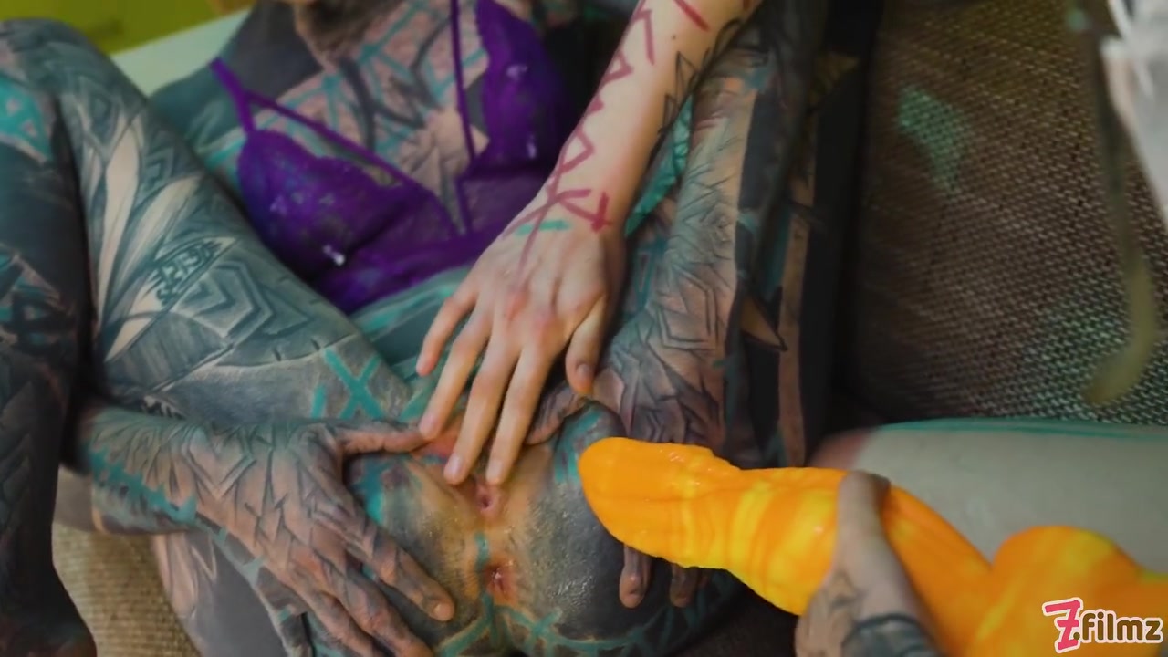 Boyfriends Secret Affair Fucking His Girlfriends Tattooed Friend
