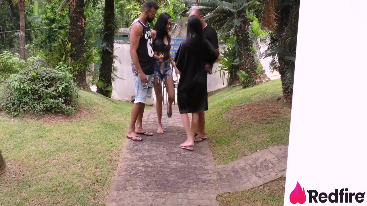 Duas Ninfetas Safadas Fizeram Uma Festinha Pra Foder Com Geral! 12 M With Felipe Costa, Bia Hot And Kelly Oliveira