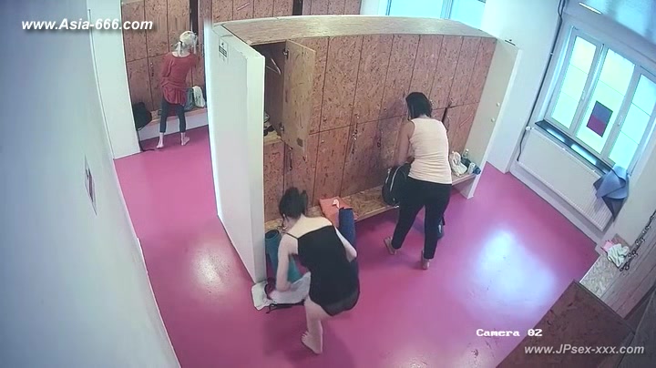 Spy Girls Locker Room.2