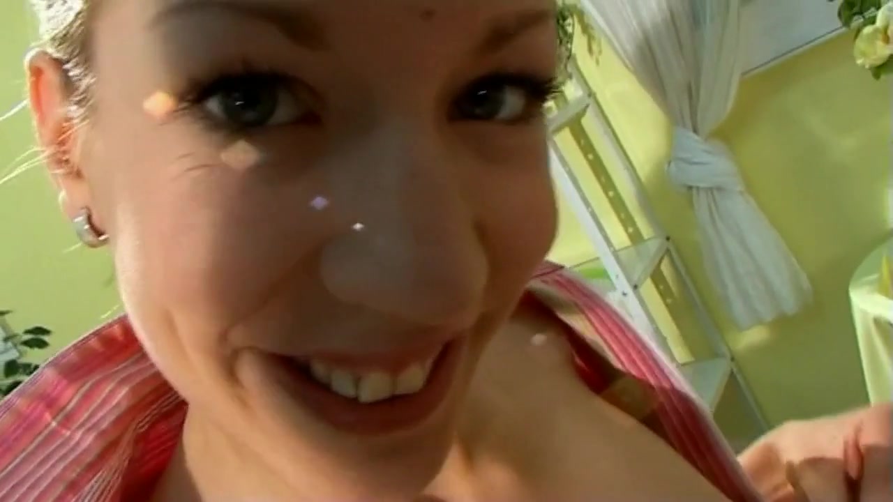Sexy Blonde Sprayed On Her Face - HardcoreSolo