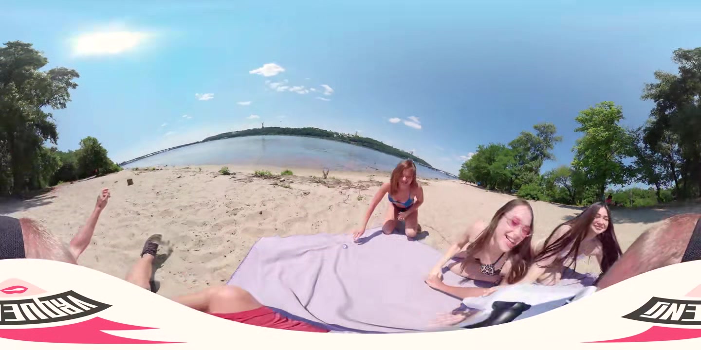 Oiled Booties on the Beach - VRQueens