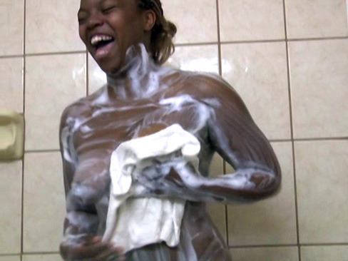 Black Hottie Scooter Banx In The Shower - RealBlackExposed