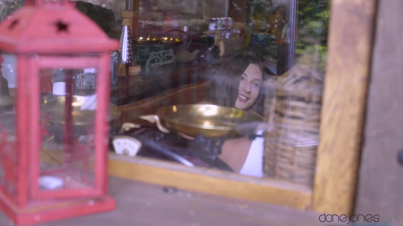 Jacuzzi Quickie With Random Harlot