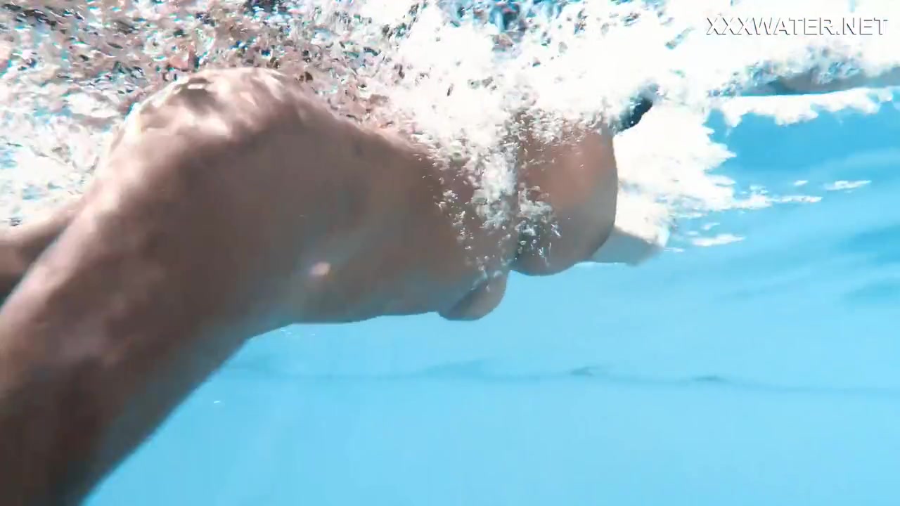 Venezuelan Juicy teen 18+ Showing Big Tits Underwater