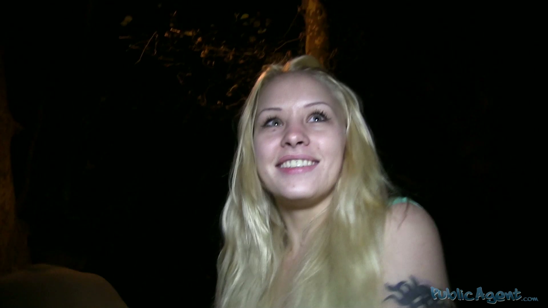 PublicAgent Clip. Lola