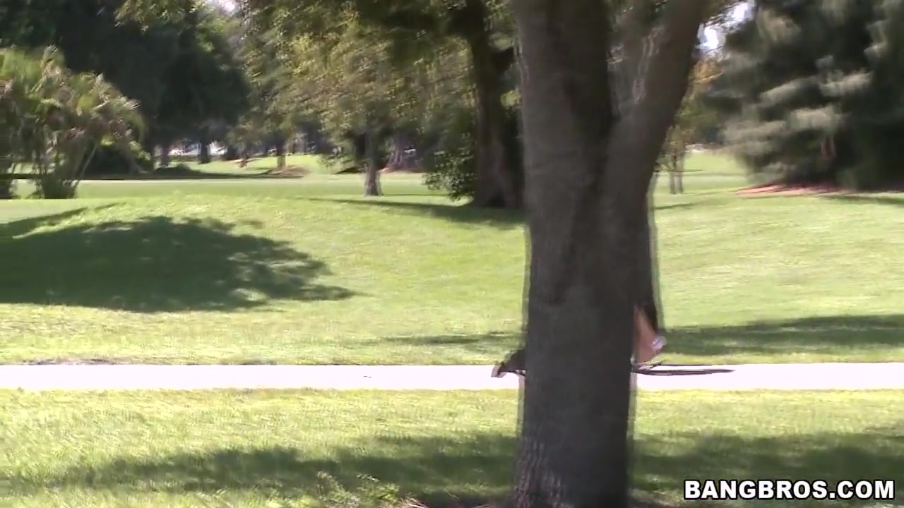Cute amateur blonde Anamarie gets pulled over in the park