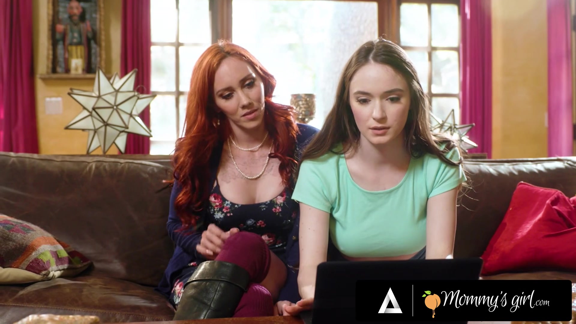 Step mommy'S GIRL - Dirty Hazel Moore Teaches Her Redhead Stepmom How To Use A Computer The Proper Way