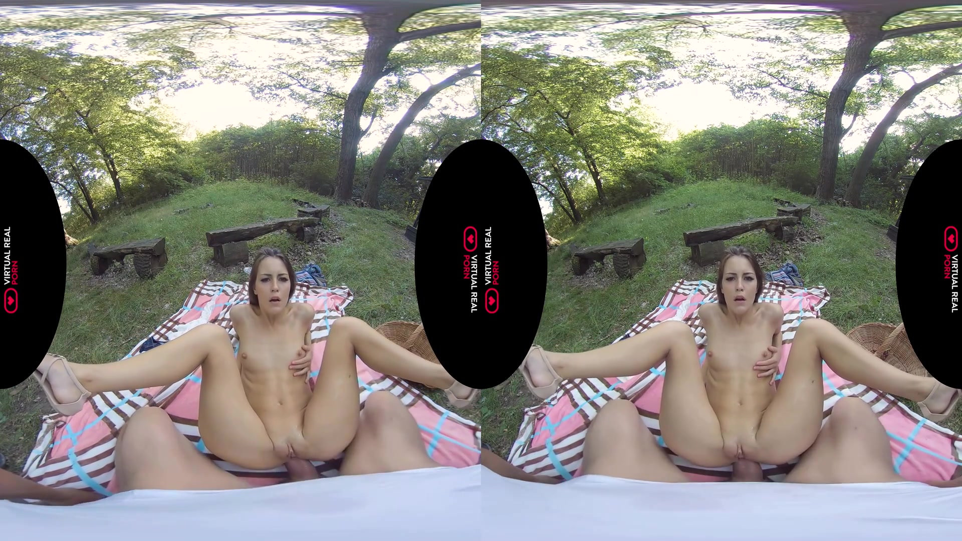 Au Naturel - VirtualRealPorn