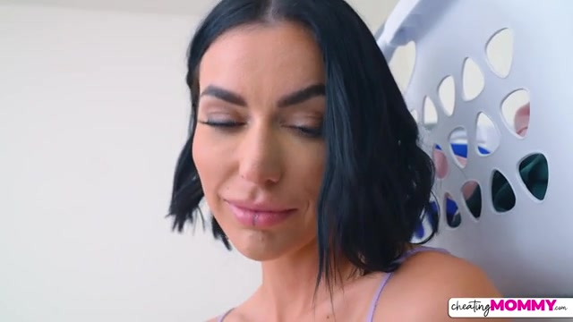 My Friends Sexy Stepmom - S1:E2 - Momlover