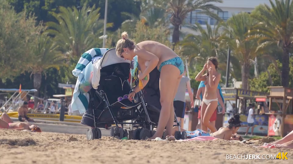 Big Saggy MILF Tits - BeachJerk