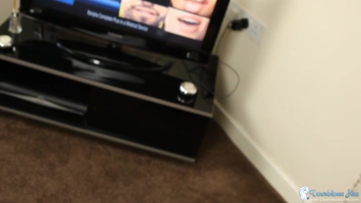 Leanna in TV Downblouse - DownblouseJerk
