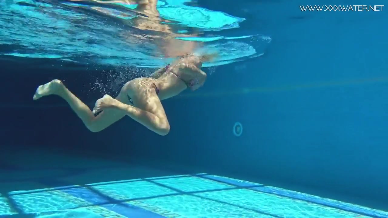 Absolutely Astonishing Blonde Pornstar Swimming - Mary Kalisy