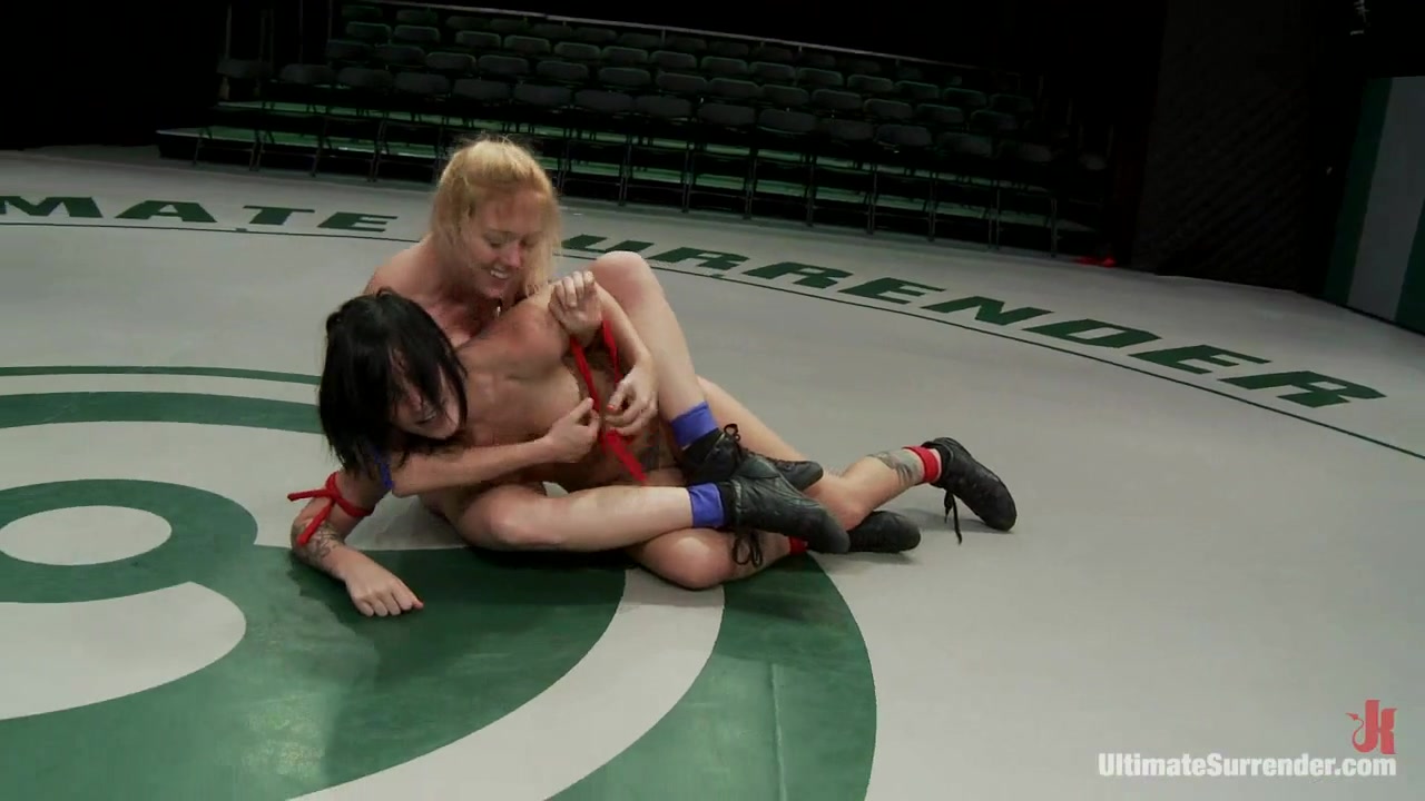 Big Titted Blond With Killer Jiu Jitsu Skills Destroys Porn Star Tori Luxe On The Mat. - Publicdisgrace
