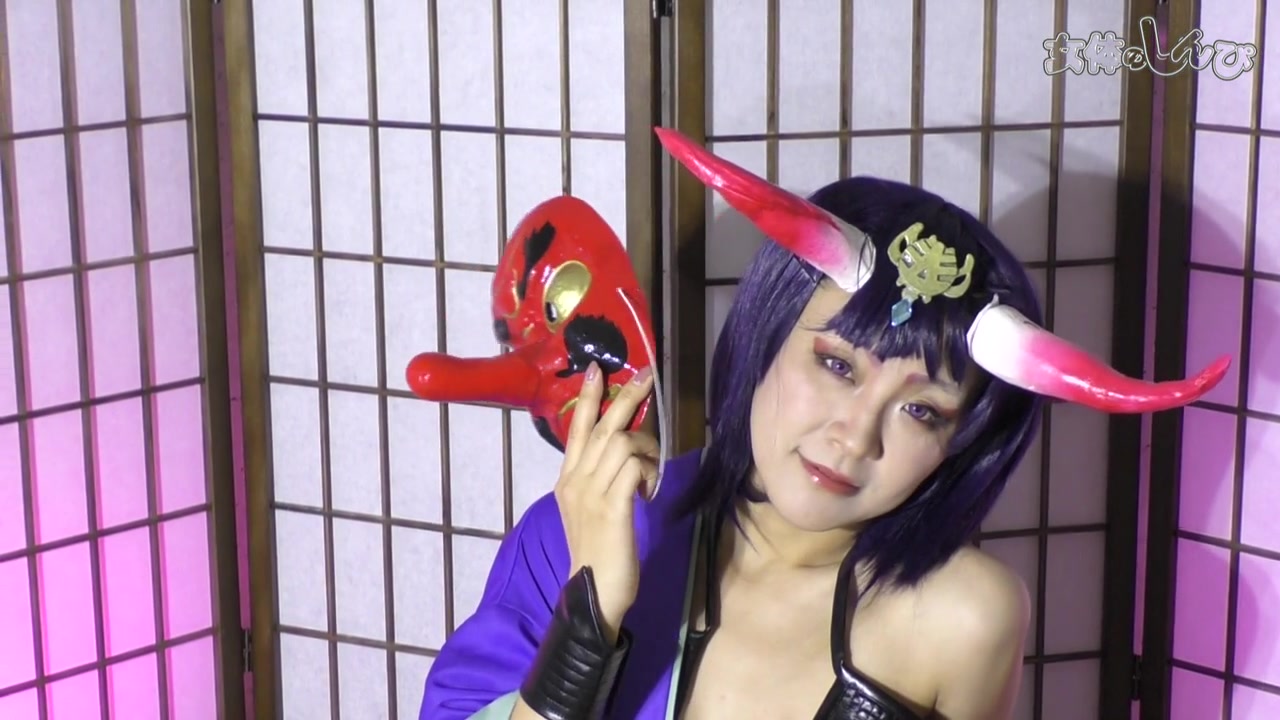 Long-nosed goblin mask masturbation. - Fetish Japanese Video
