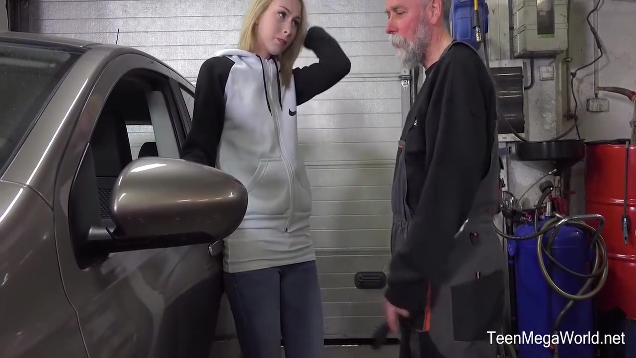 Daniela C And Jessie Empera In Blondie Gets A Special Service In The Garage 6 Min