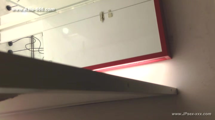 peeping singapore changeroom.2