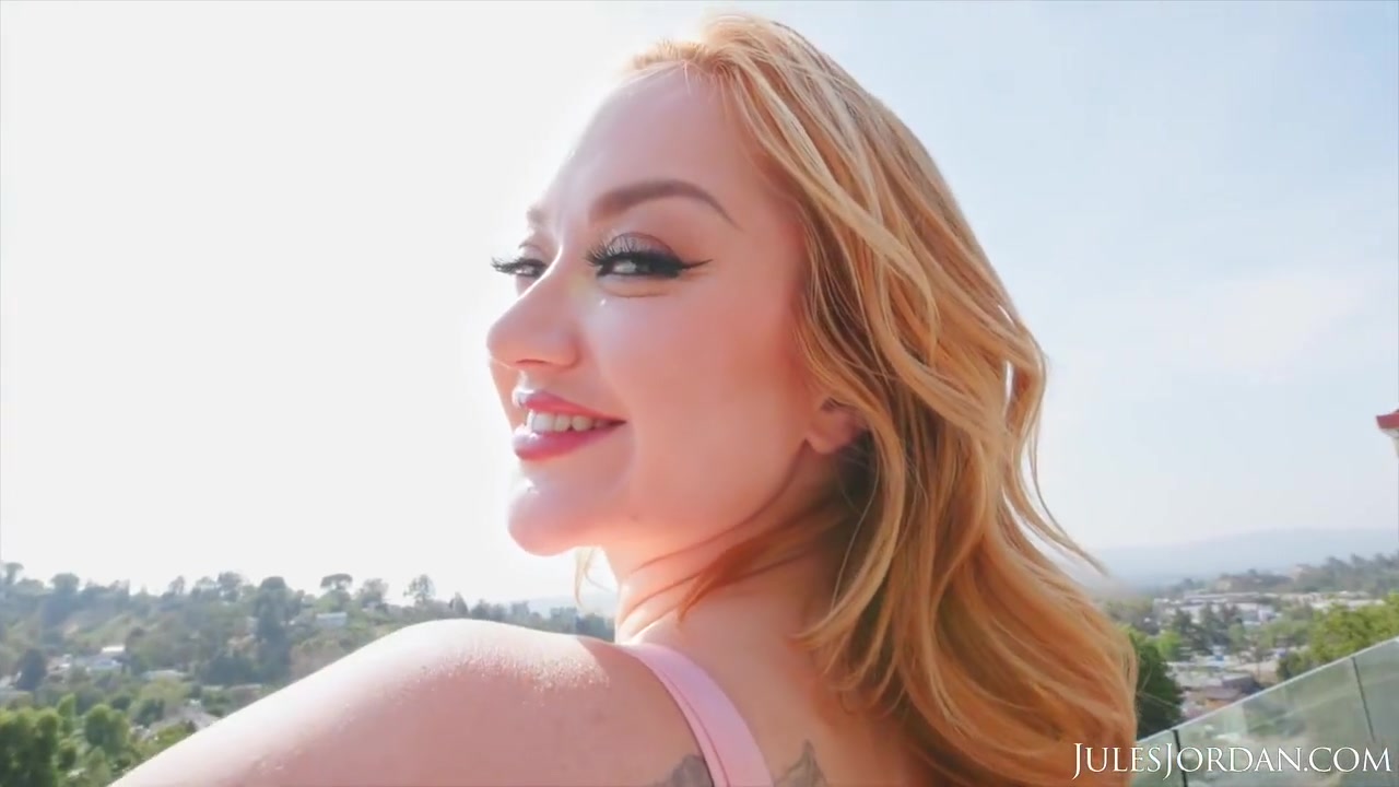 Curvy Queen Captivates Manuel With Her Curves - Emma Magnolia