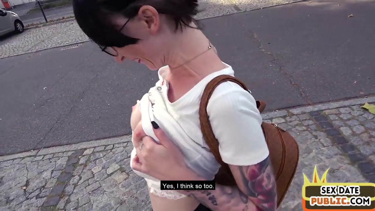 Public tattooed amateur fucked outdoor in car by sex date