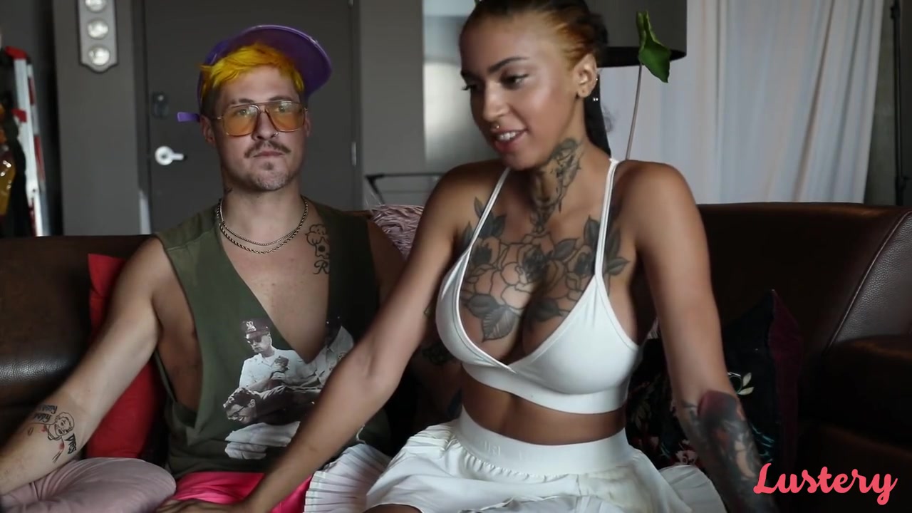 Tattooed Indie Chick Sucks & Rides Hard