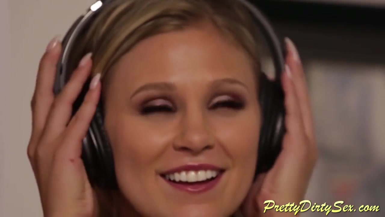 Lesbian Strapon Surprise For The Hot Slut