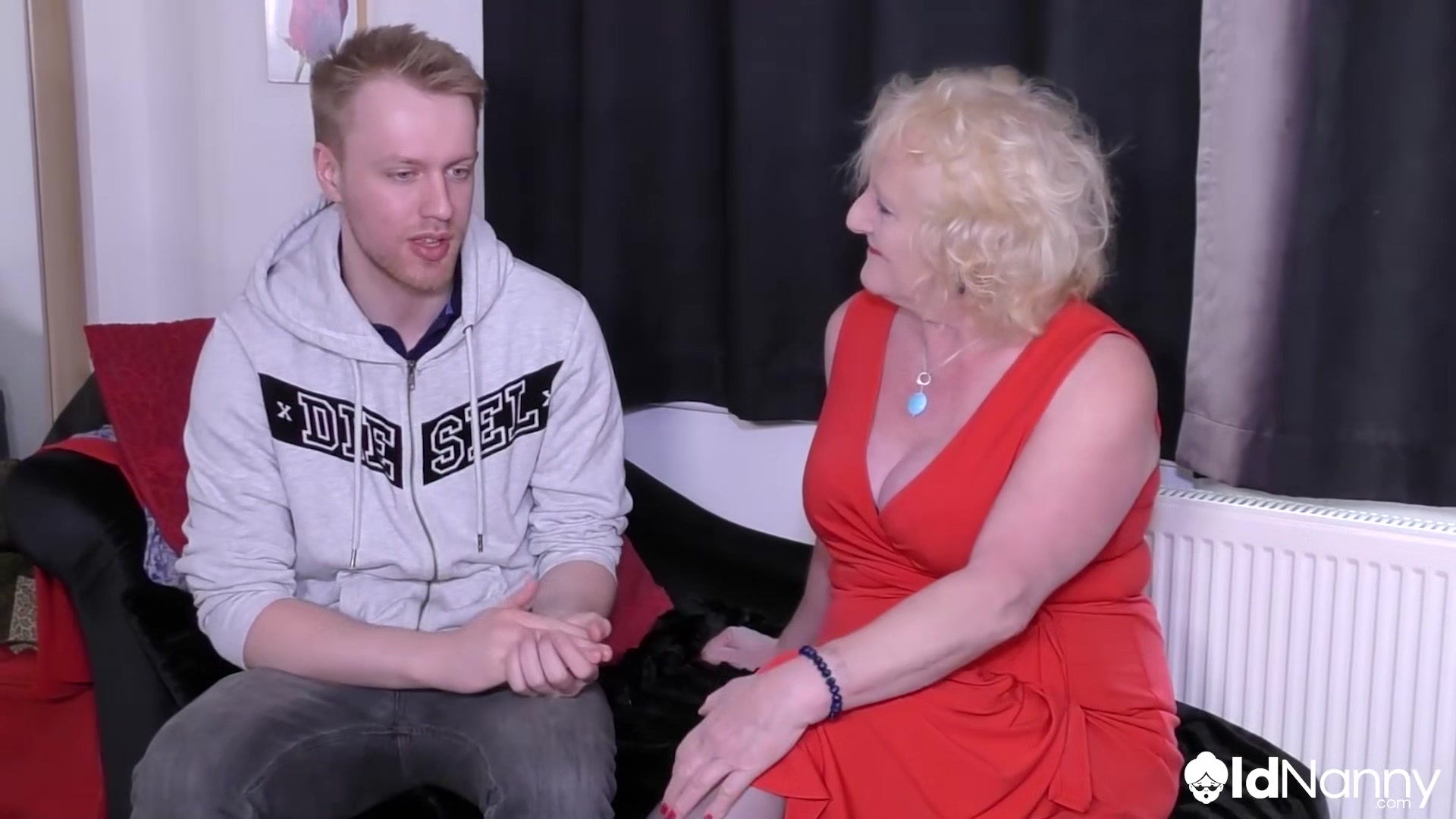 MILF Claire Knight Gets A Creampie From Chris - AGEDLOVE