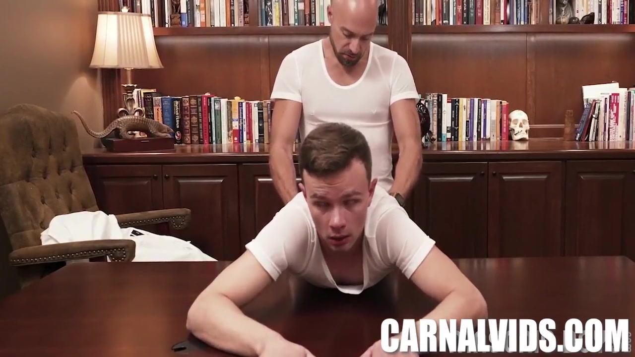 Gay Porn In Boss Fucks New Apprentice For Pay Raise 8 Min