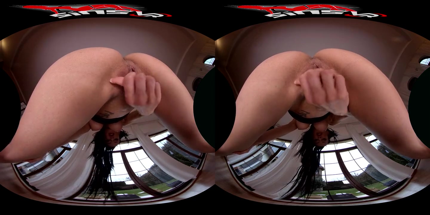 VR porn - Nicole Love - Face Sitting - SinsVR