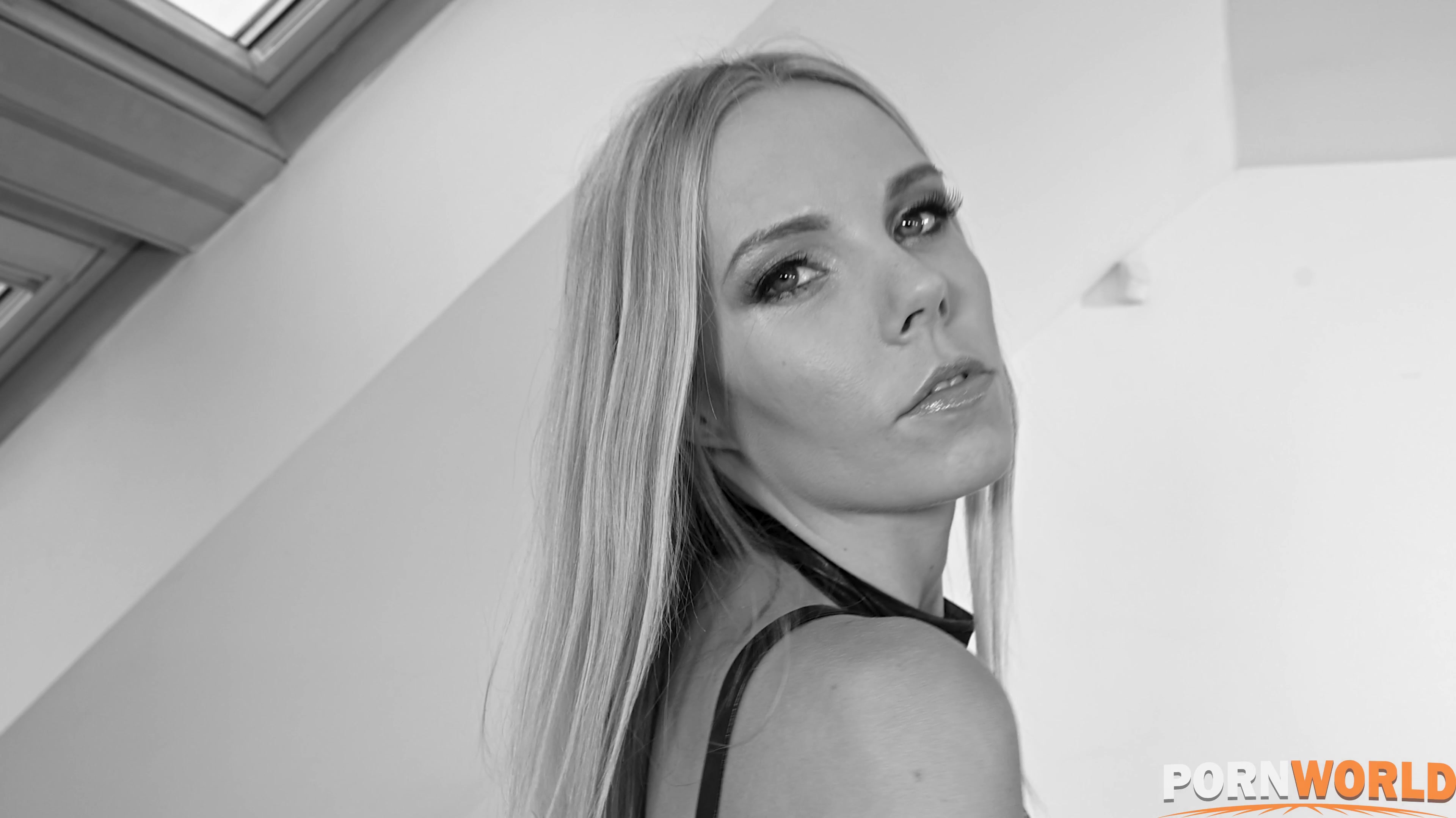 BDSM slut Florane Russell crams her holes with big fat dildos to dp herself GP1187 - PornWorld