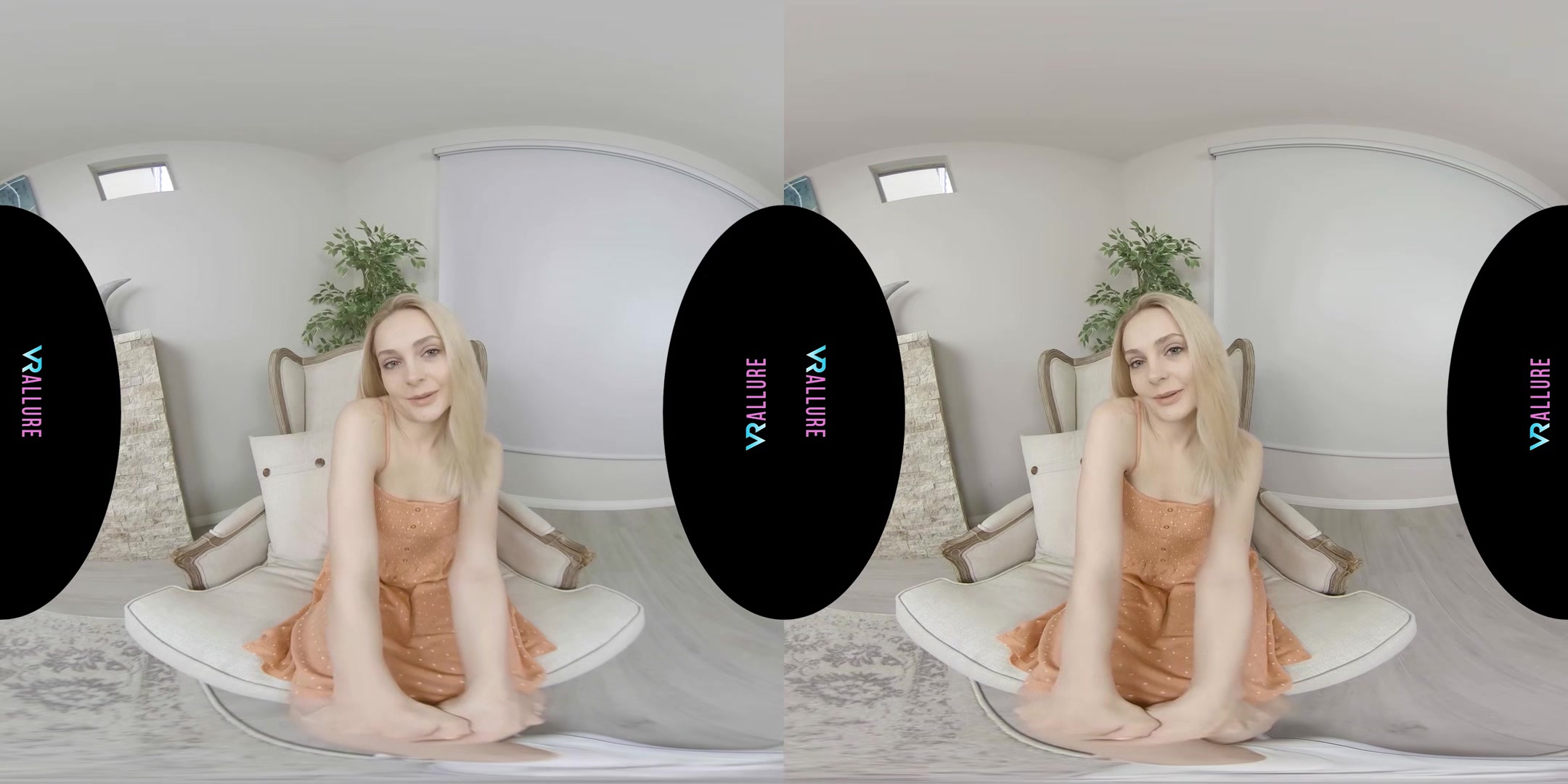 VRALLURE Aften Opal Shows You How She Likes It!