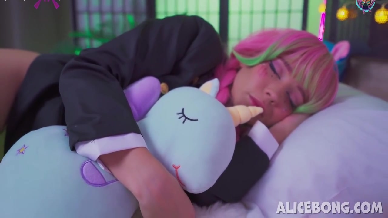 Two Sweet Lesbians Fucked Each Others Tight Pussies 6 Min - Alice Bong And Amber Hallibell
