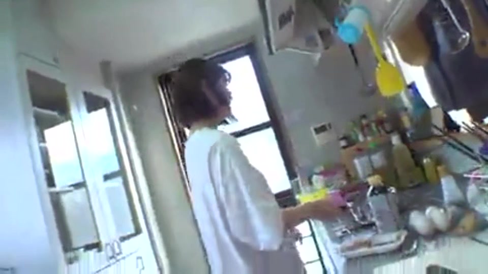 06585 convenient woman