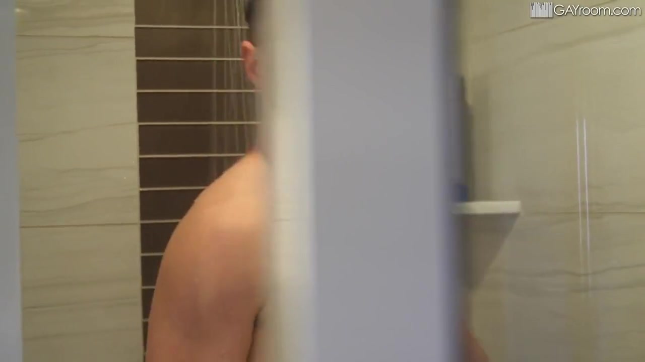 Thick Dick Gives A Surprise In The Shower - Seth Santoro, Michael Boston And Michael Dick