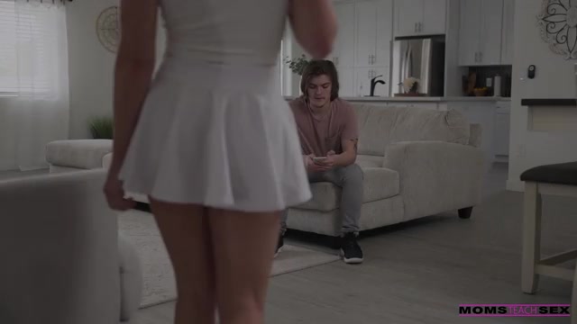 Stepmom Helps Me Sharpen Up My Game - S19:E9 - Nubiles-Porn