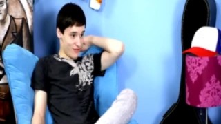 Hot Twink Shows Friend How to Pack Fudge