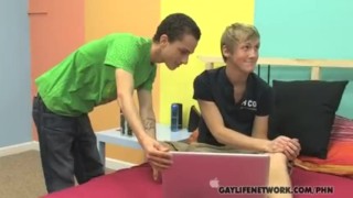 Kissing Cuties Turn to Fucking