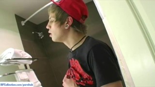 Robbie Callahan Fucks Fleshlight