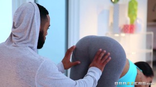 Kim's Yoga Pants: Big Booty Brunette Lela Star Rides A BBC 