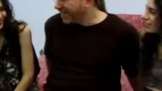 Real oldvsyoung threeway with amateur sucking
