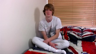 Pretty twink Kai rubs one off
