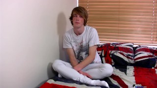 Pretty twink Kai rubs one off