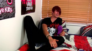 Sexy Twink jerks off on the bed