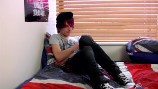 Pink Haired boy sprays his load on his belly 