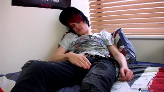 Pink Haired boy sprays his load on his belly 