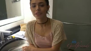 Lucie Kline takes a nice creampie