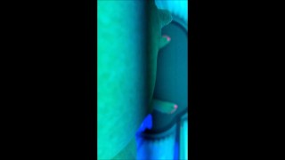 Fingering my pussy on the sunbed tanning milf