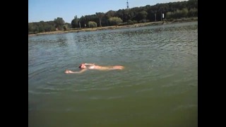 Bathing on a nudist beach