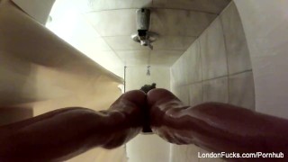 Behind the scenes and a shower with London Keyes