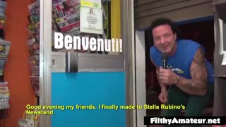 Double Penetration for the newsvendor! Slut from Bologna!